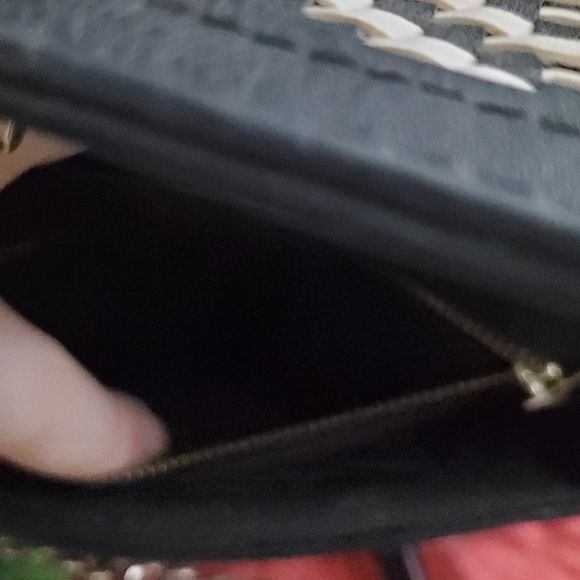 BCBGenerations purse - Picture 3 of 5